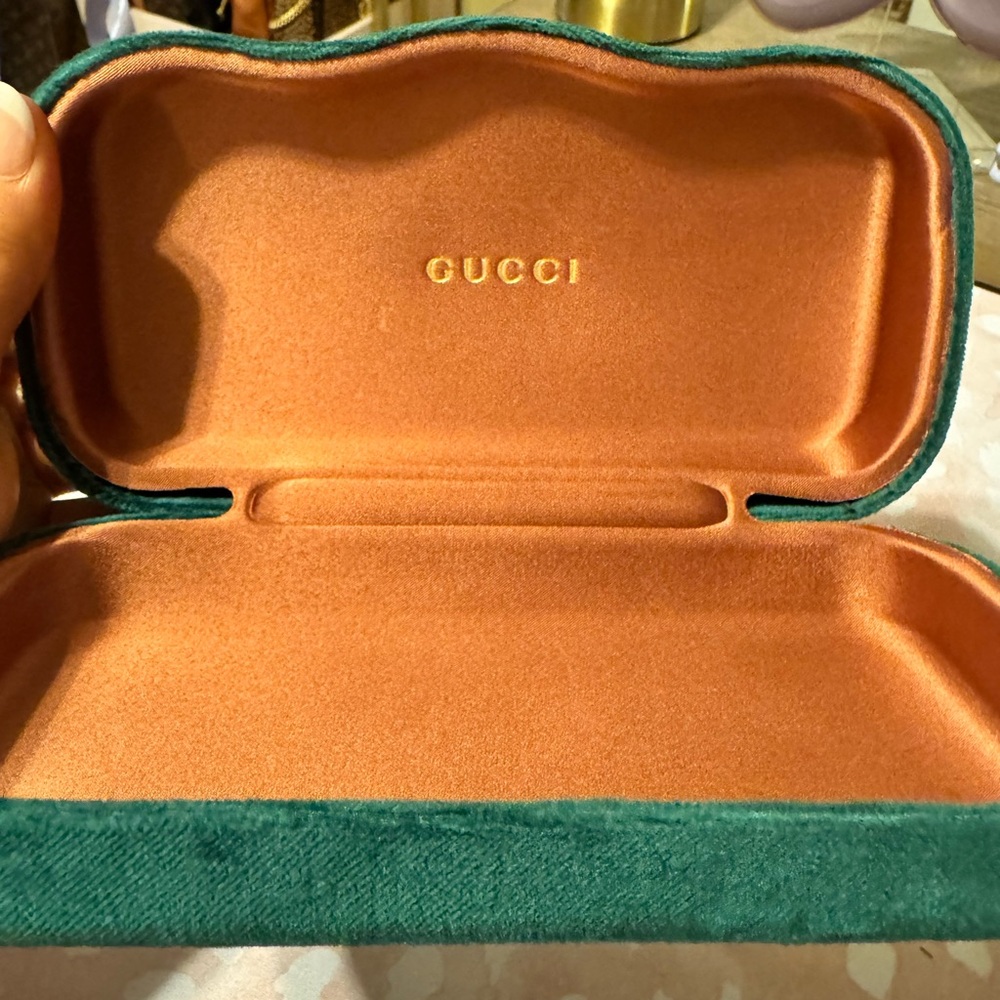 Gucci Oversized Cat Eye Sunglasses in Tortoise - Picture 7 of 8